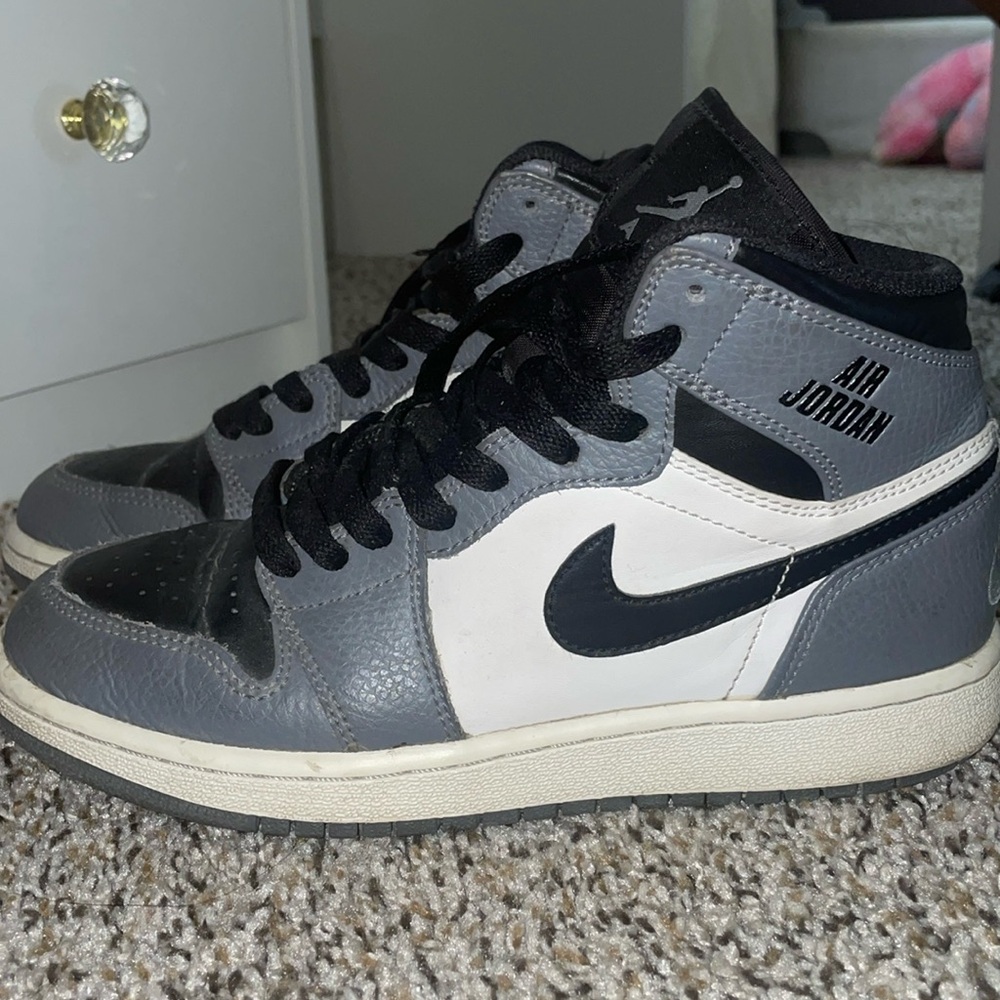 Air Jordan 1 Rare Air Cool Grey Youth